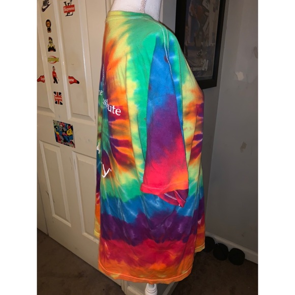 Tye Dye Levine Cancer Institute Short Sleeve 💜 - Picture 6 of 8